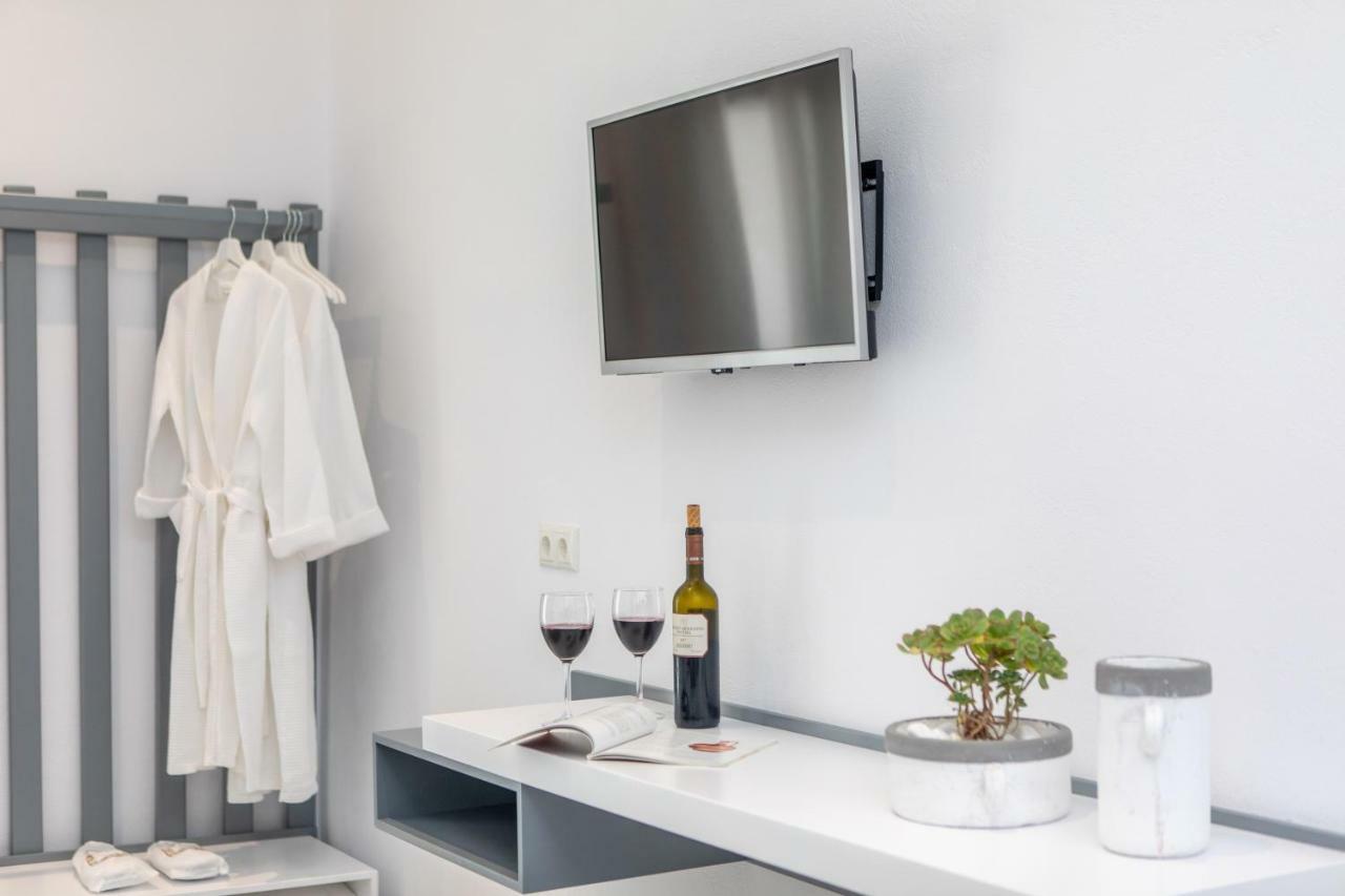 Crystal Mare Suites Naxos City ภายนอก รูปภาพ