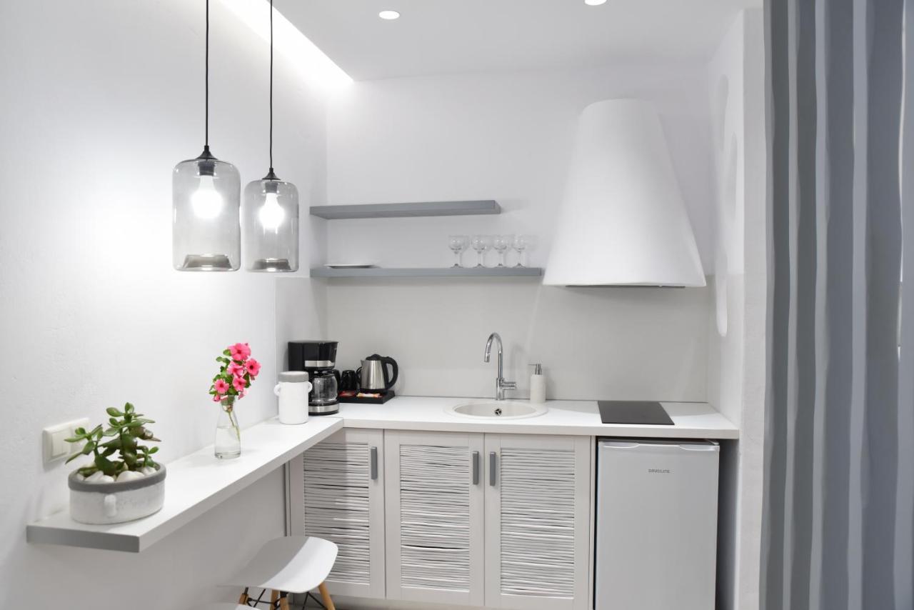 Crystal Mare Suites Naxos City ภายนอก รูปภาพ